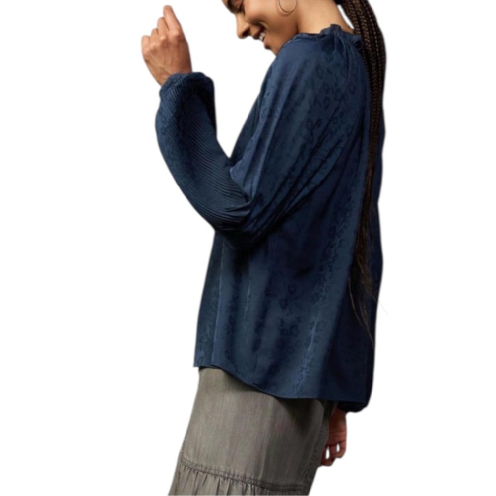 NWT Current Air Floral Jacquard Split Button Neck Long Sleeve In Midnight Size M - Picture 3 of 12